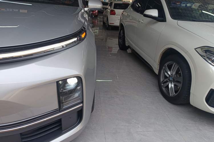 Used Li Auto L8 2023 Pro Model
