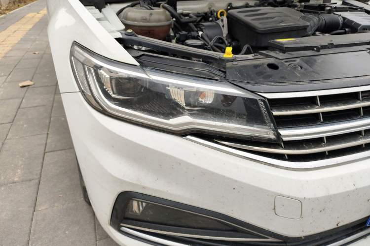 Used Volkswagen Bora 2020 1.5L Automatic Elite Version Right Front Headlight