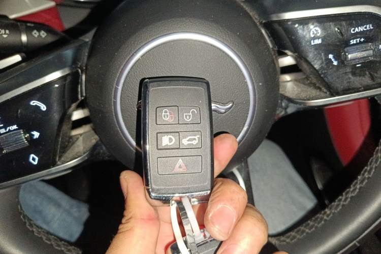 Used Jaguar F-PACE 2024 P250 R-Dynamic S Vehicle Key