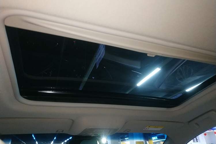 Used Buick GL8 2021 Land Cruiser Executive Class 652T Luxury Model