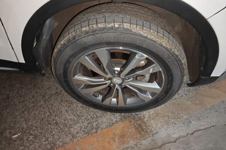 Used Geely Auto Emgrand X7 Sport 2016 2.0L Manual Smart Connect Version
