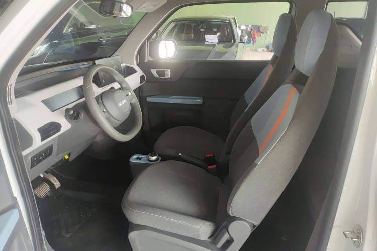 Used Geely Galaxy Panda 2024 Panda Mini 200km Endurance Bear
