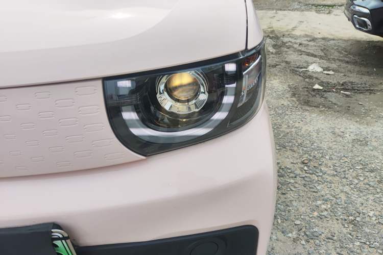 Used Chery QQ Ice Cream 2022 170km Sundae Phosphate Lithium-Ion