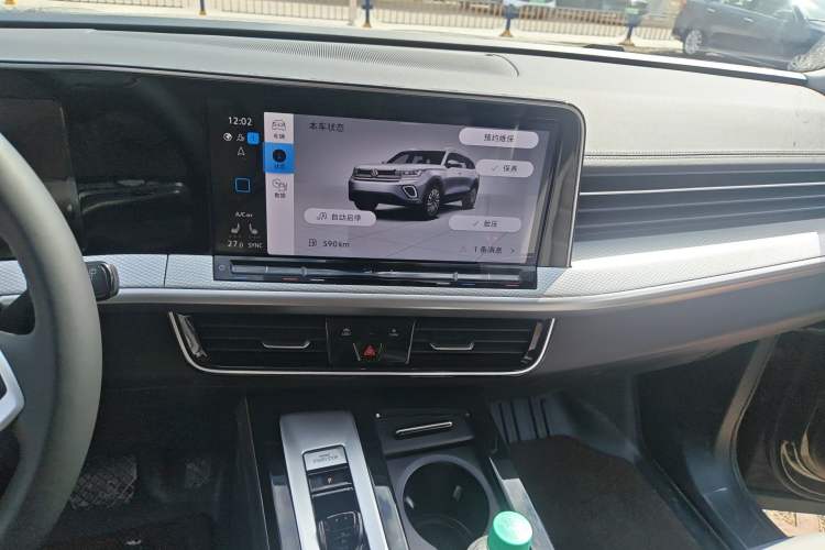 Used Volkswagen Tavendor 2025 Model 330TSI Luxury Journey—Shared Enjoyment Edition Audio And AC Panel