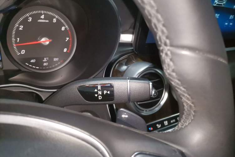 Used Mercedes-Benz GLC 2017 GLC 260 4MATIC Dynamic Edition Gear Lever