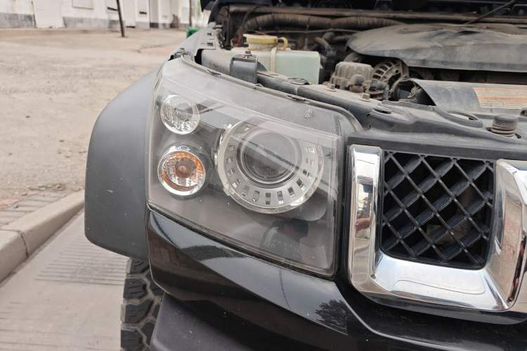 Used BAIC Off-Road BJ40 2016 40L 2.3T Automatic All-Wheel Drive Premium Edition Right Front Headlight