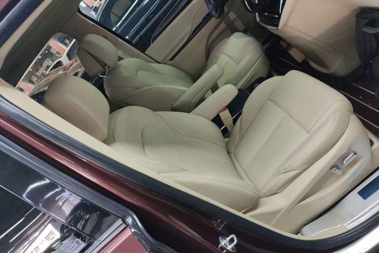 Used Buick GL8 2022 ES Landtrek 653T Luxury Edition