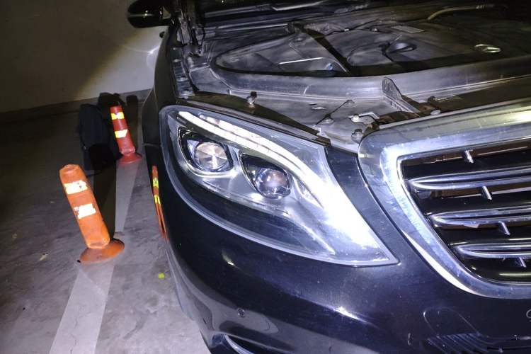 Used Mercedes-Benz Maybach S-Class 2015 S 400 4MATIC Right Front Headlight