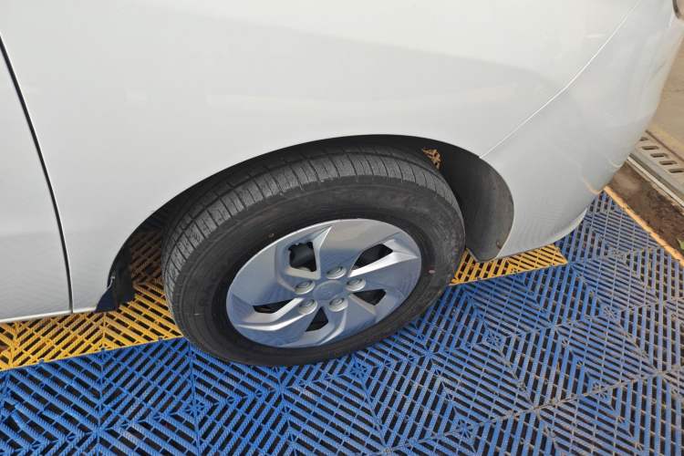 Used JAC Refine M3 2024 PLUS 2.0L HEV Smart Connect Edition Right Rear Wheel Hub