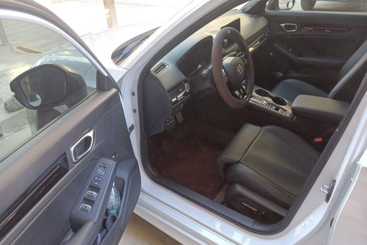 Used Honda Civic 2023 2.0L eHEV Sharp Edition Driver Seat