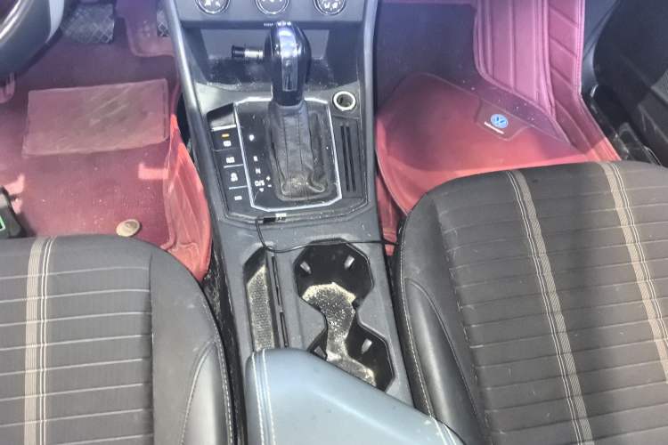 Used Volkswagen Lavida 2019 Hatchback 200TSI DSG Comfort Edition China VI Gear Lever