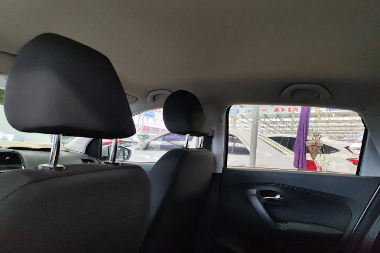 Used Volkswagen Polo 2016 1.4L Manual Fashion Model Headliner