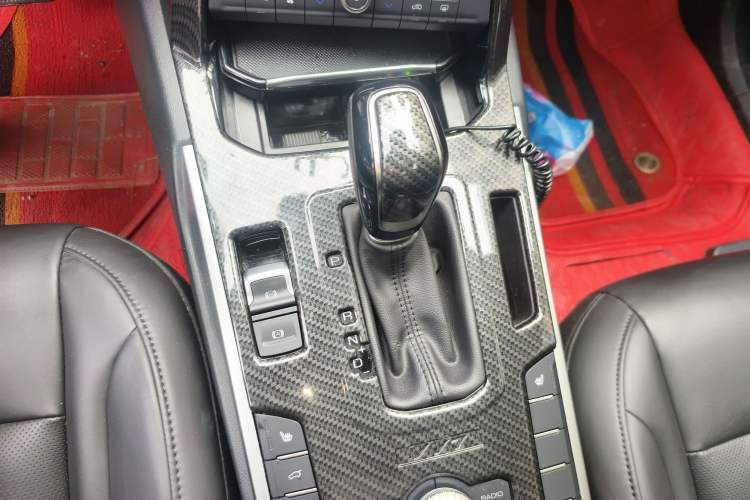 Used Wey VV7 2017 2.0T Ultra-Luxury Version Gear Lever