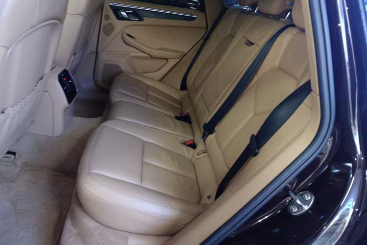 Used Porsche Macan 2016 Macan 2.0T Left Rear Seat