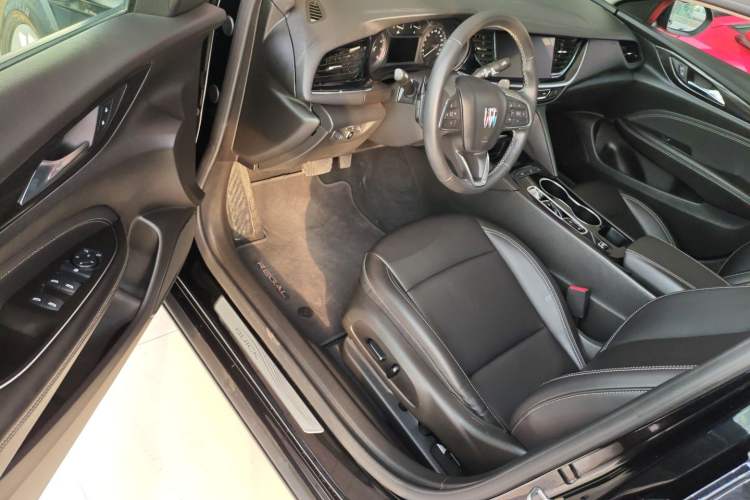 Used Buick Regal 2024 25T Deluxe Edition Interior 3