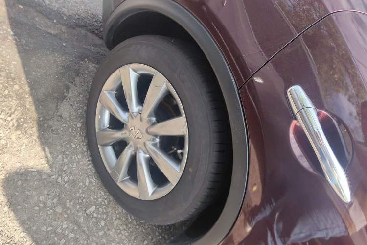 Used Infiniti QX50 2013 2.5L Two-Wheel-Drive Elegant Edition