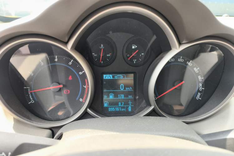 Used Chevrolet Cruze 2015 1.5L Classic SL MT Instrument Cluster