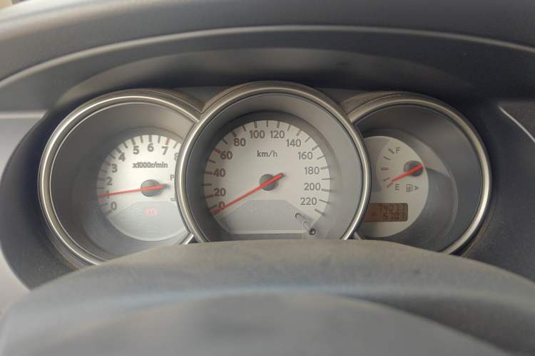 Used Nissan Livina 2010 JINRUI Edition 1.6L Automatic Standard Model Instrument Cluster