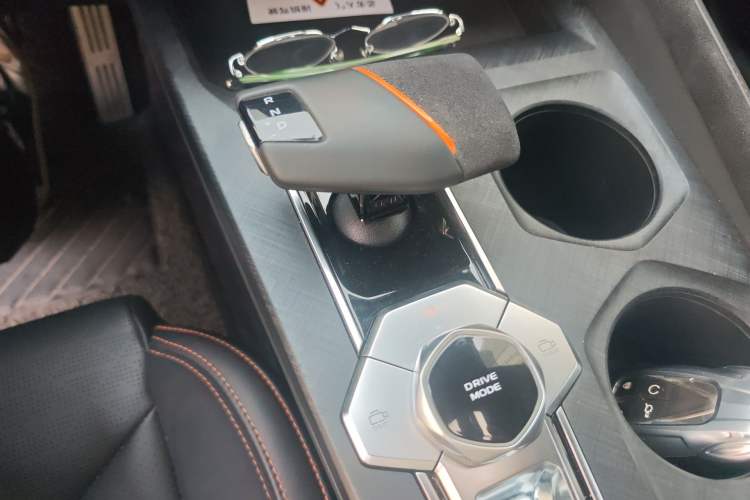 Used CHANGAN UNI-V 2022 2.0T Leading-Speed Edition Gear Lever
