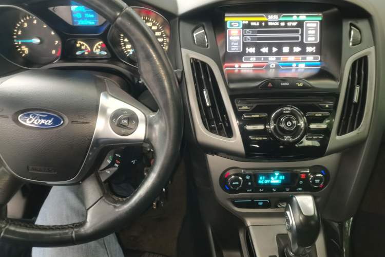 Used Ford Focus 2012 Sedan 1.6L Automatic Fashion Edition