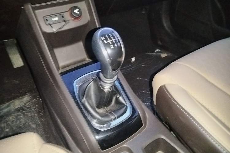 Used Baojun 310W 2017 1.5L Manual Fashion Model China V