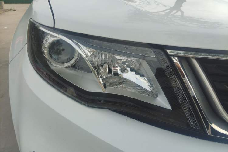 Used Geely Auto Emgrand X7 Sport 2020 1.8TD DCT Two-Wheel Drive Zhiya Model Right Front Headlight