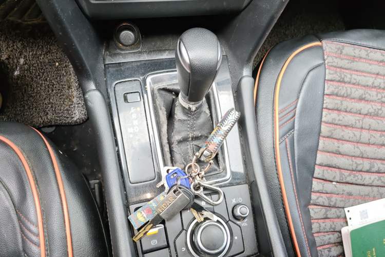 Used Mazda 3 Axela 2017 Sedan 1.5L Automatic Luxury Model Emission Standard China V Gear Lever