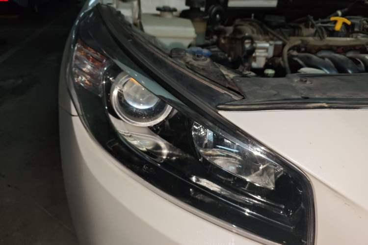 Used Kia K4 2014 1.8L Automatic DLX Right Front Headlight