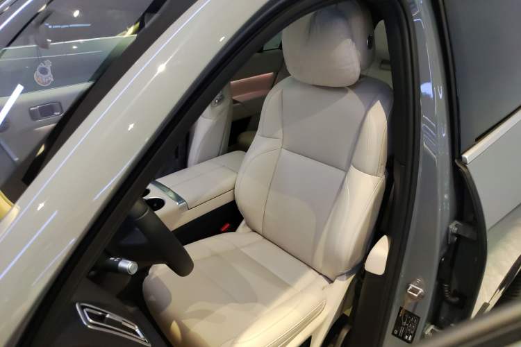 Used Li Auto L7 2025 Ultra Smart Refreshed Edition
