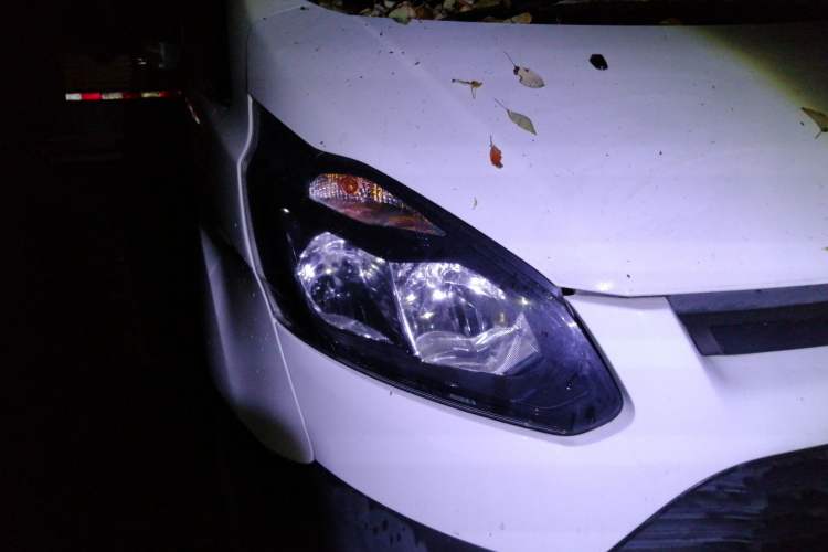 Used Ford Transit 2017 2.0T Diesel Multi-Purpose Commercial Vehicle Short Wheelbase Low Roof China V Standard Right Front Headlight