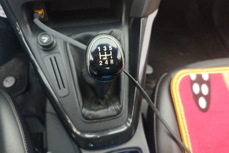 Used Ford Focus 2015 Sedan 1.6L Manual Fashion Edition