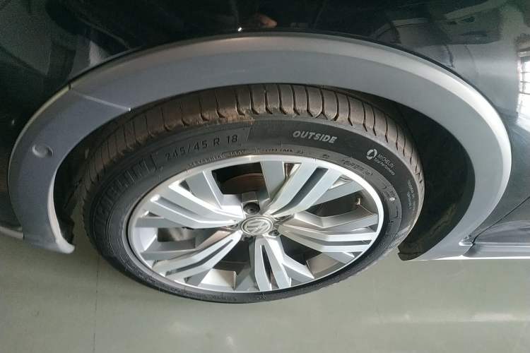 Used Volkswagen Variant 2018 380TSI Four-Wheel Drive Longitudinal Version
