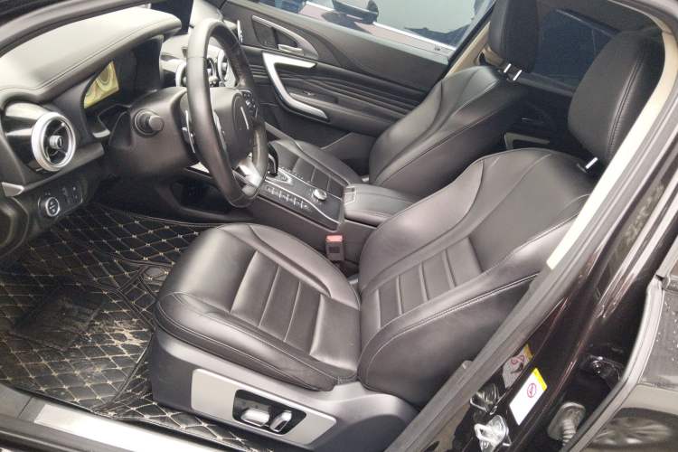 Used Wey VV7 2019 Upgraded Model 2.0T Ultra-Luxury Version China V Standard