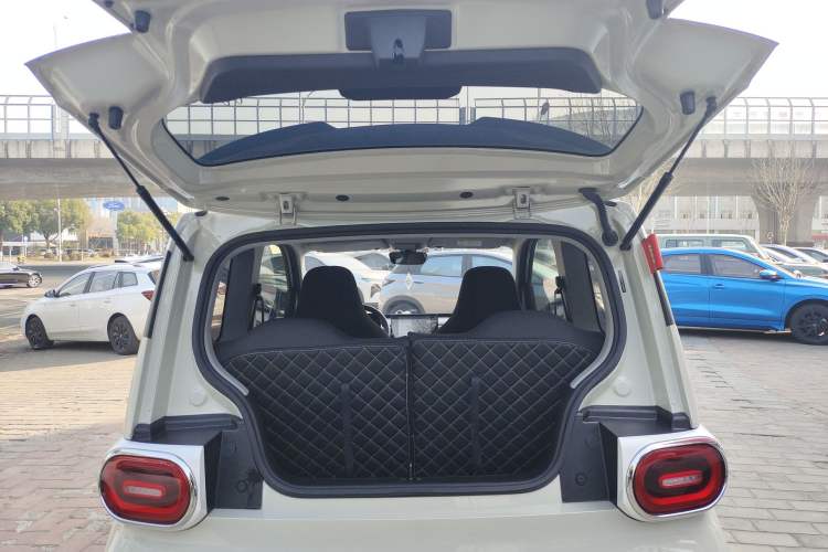 Used Wuling Hongguang MINIEV 2024 3rd Generation 215km Advanced Version
