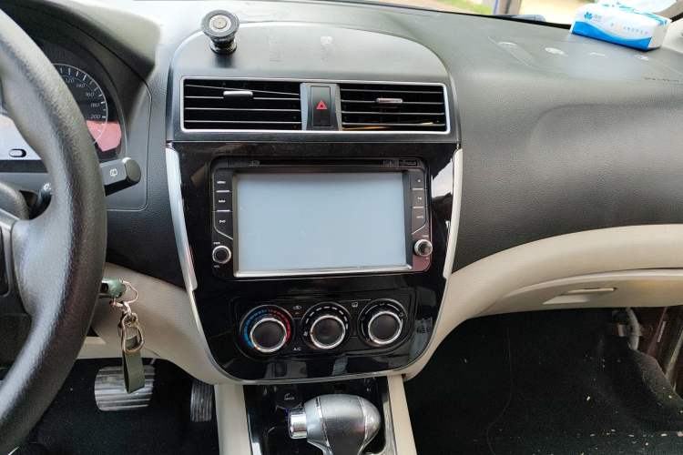 Used FORTHING Joyear XV 2016 1.6L CVT Comfort Model Audio And AC Panel