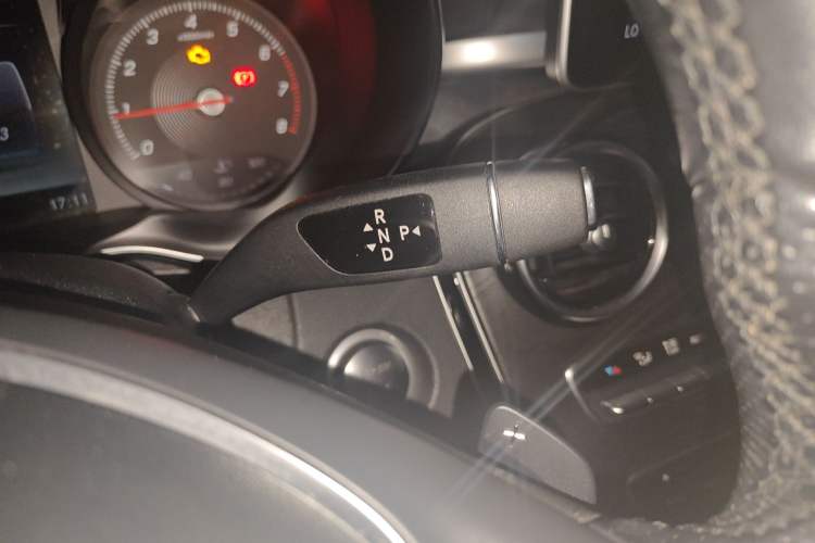 Used Mercedes-Benz C-Class 2017 Facelift C 200 L Gear Lever