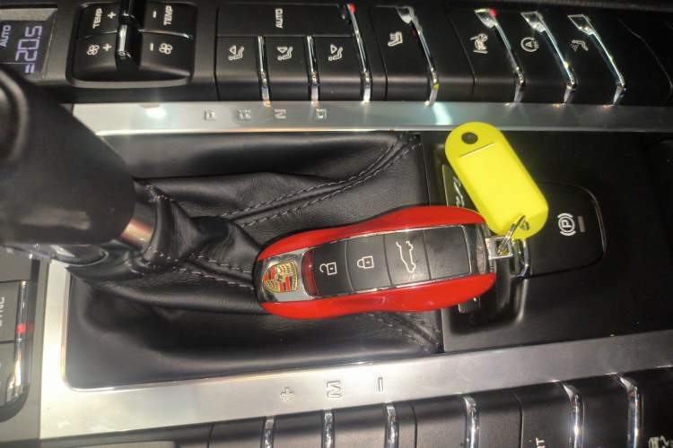 Used Porsche Macan 2018 Macan 2.0T Vehicle Key