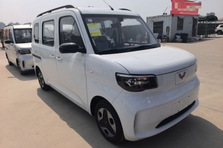 Used Wuling Zhiguang New Energy 2025 Model 305km Ambitious Edition Front Right 45 Deg