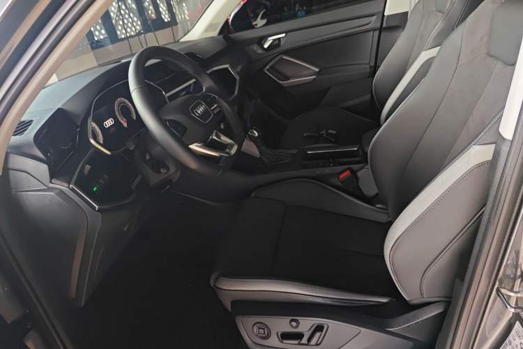 Used Audi Q3 2023 35 TFSI Fashion Dynamic Model (1.4T)