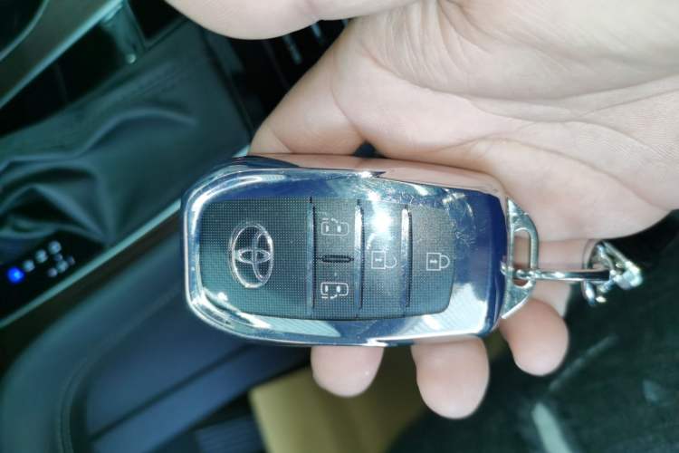 Used Toyota Granvia 2024 2.5L Hybrid Comfort Edition
