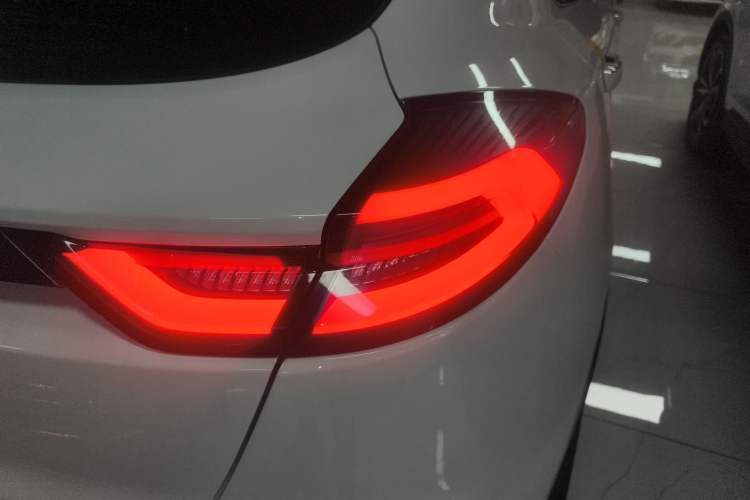 Used Geely Auto Emgrand S 2022 1.4T CVT Crossover Player Edition Exterior 3