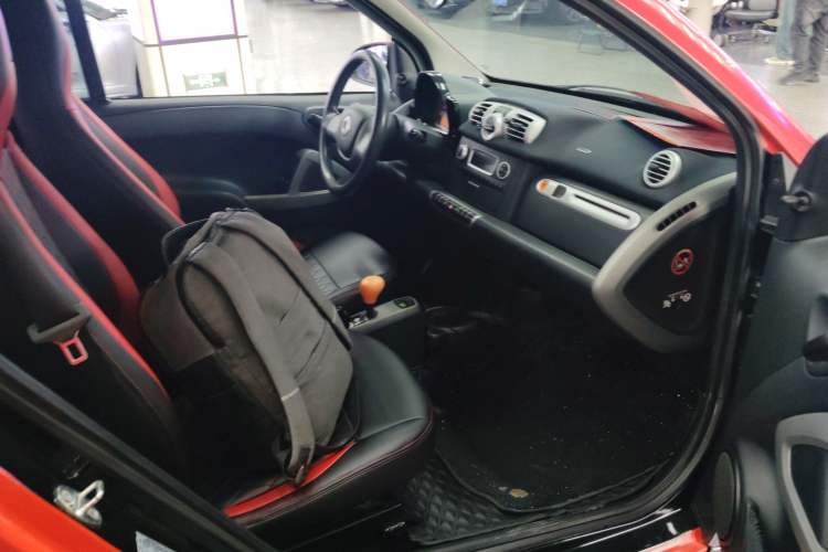 Used smart fortwo 2015 1.0 MHD New Year Special Edition
