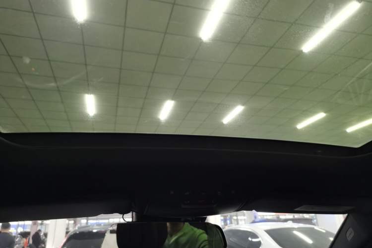 Used Mercedes-Benz GLC 2016 GLC 300 4MATIC Dynamic Model