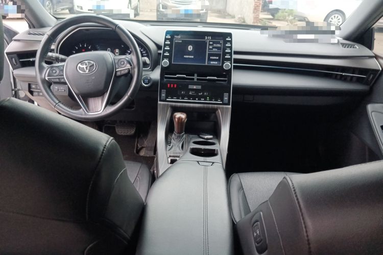 Used Toyota Avalon 2019 2.0L Luxury Edition China VI Standard Center Console