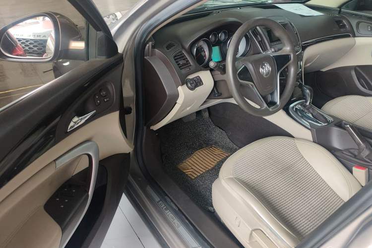 Used Buick Regal 2015 2.0L Leading Fashion Edition