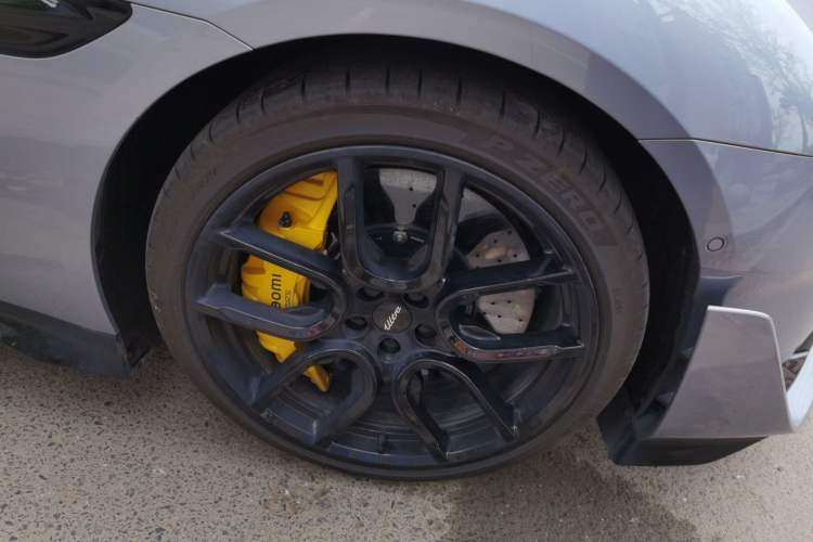 Used Xiaomi Auto SU7 Ultra 2025 Ultra Model Right Front Wheel Hub