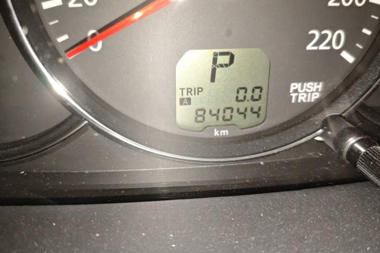 Used Mitsubishi Pajero Sport 2013 3.0L Automatic 4x4 Flagship Edition Odometer Close Up