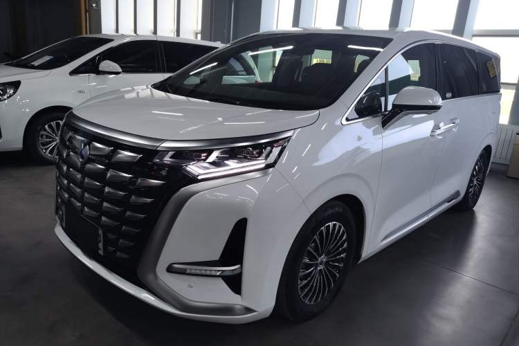 Used Denza D9 2023 DM-i 965 Luxury Model