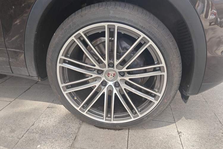 Used Porsche Cayenne 2014 Cayenne Platinum Edition 3.0T
