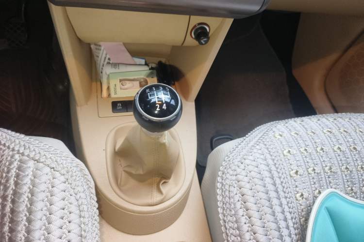 Used Volkswagen Touran 2011 1.4T Manual Zhiya Edition 5 Seats Gear Lever